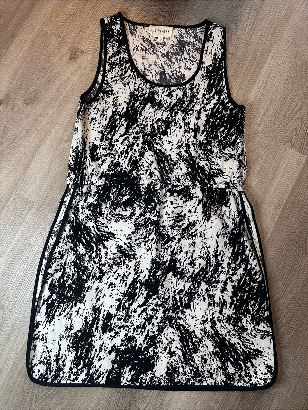 Olive & Oak Black and White Abstract Print Tank